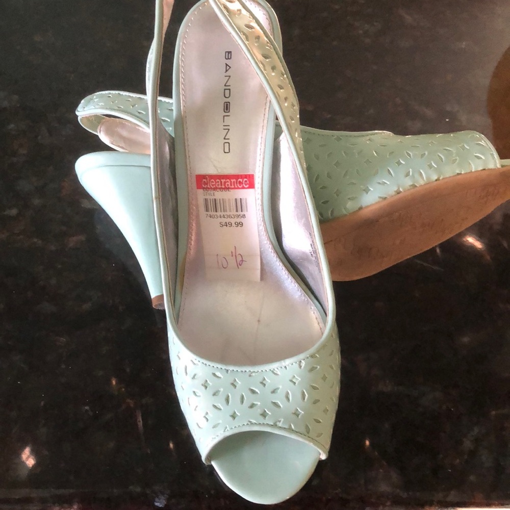 Shoes - Picture 4 of 4